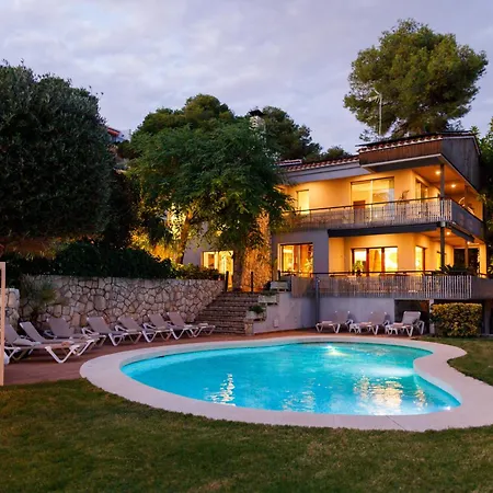 Luxurious La Paz: Beach, Port Aventura Golf Salou